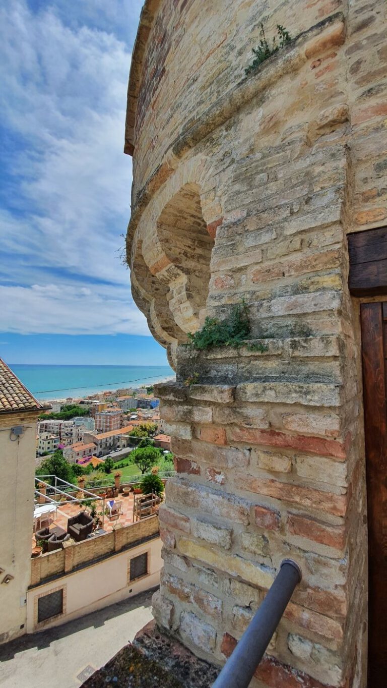 Torrione-della-battaglia-grottammare-768x1364