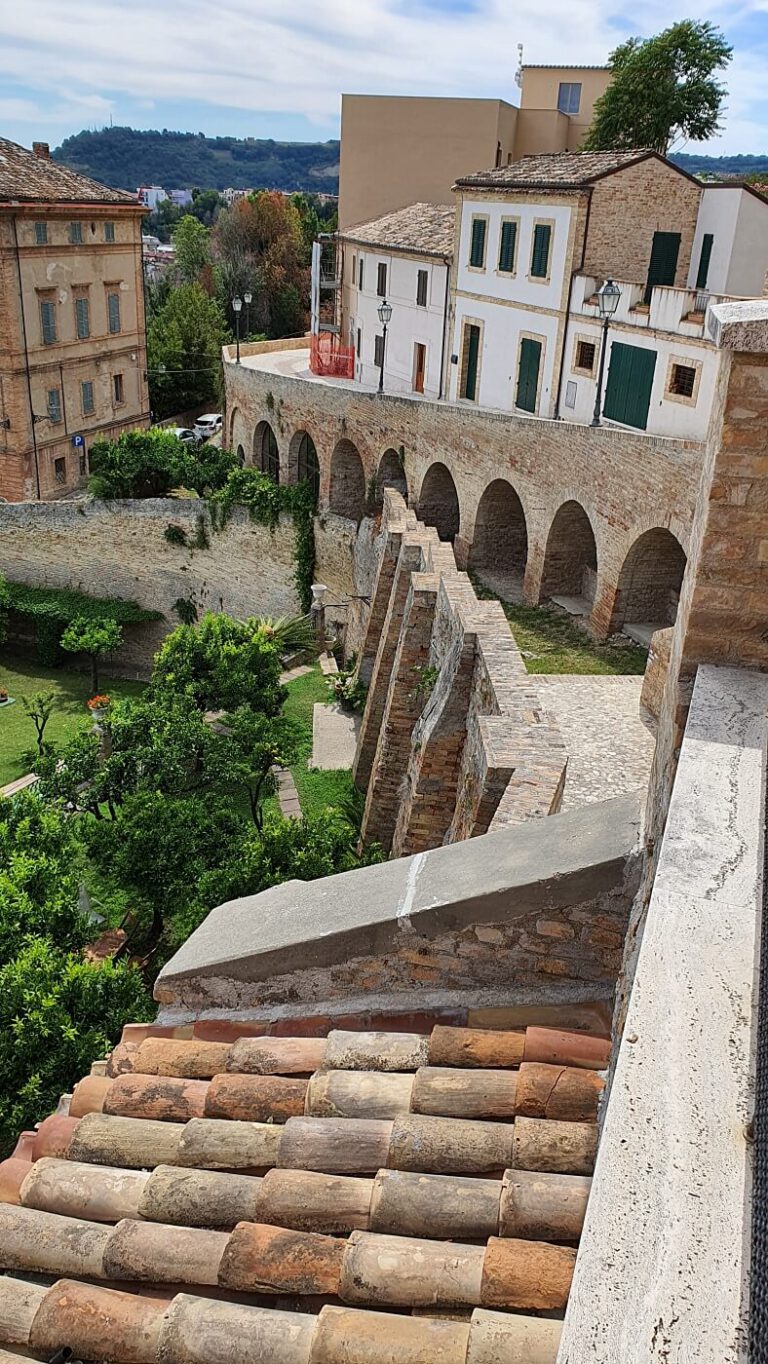 la-scalinata-lidzt-grottammare-768x1364