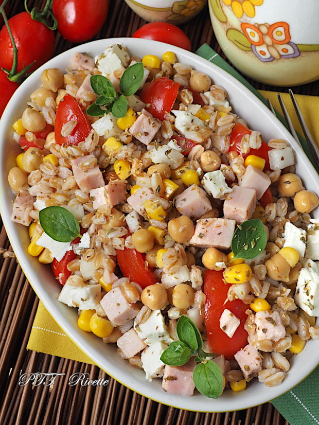 insalata-di-farro-con-feta-pomodorini-mais-e-prosciutto-cotto-6